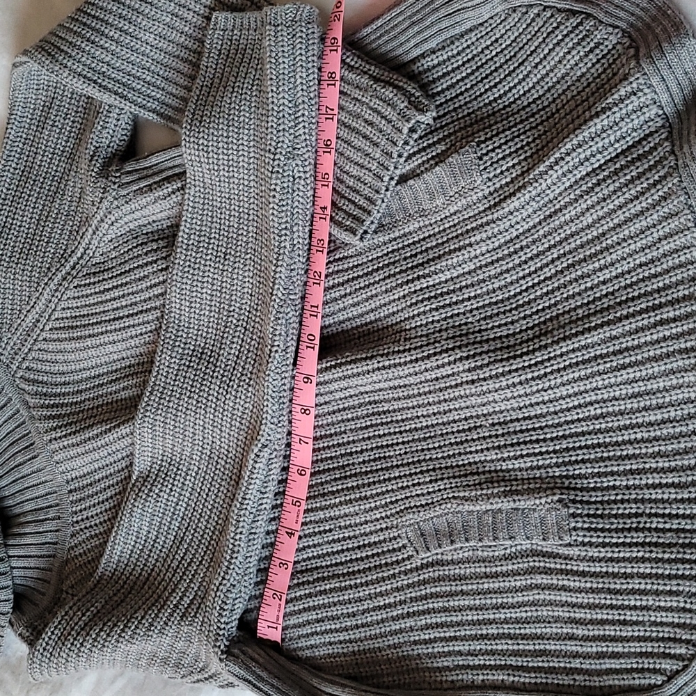 Ribbed Turtleneck Sweater - Picture 7 of 8
